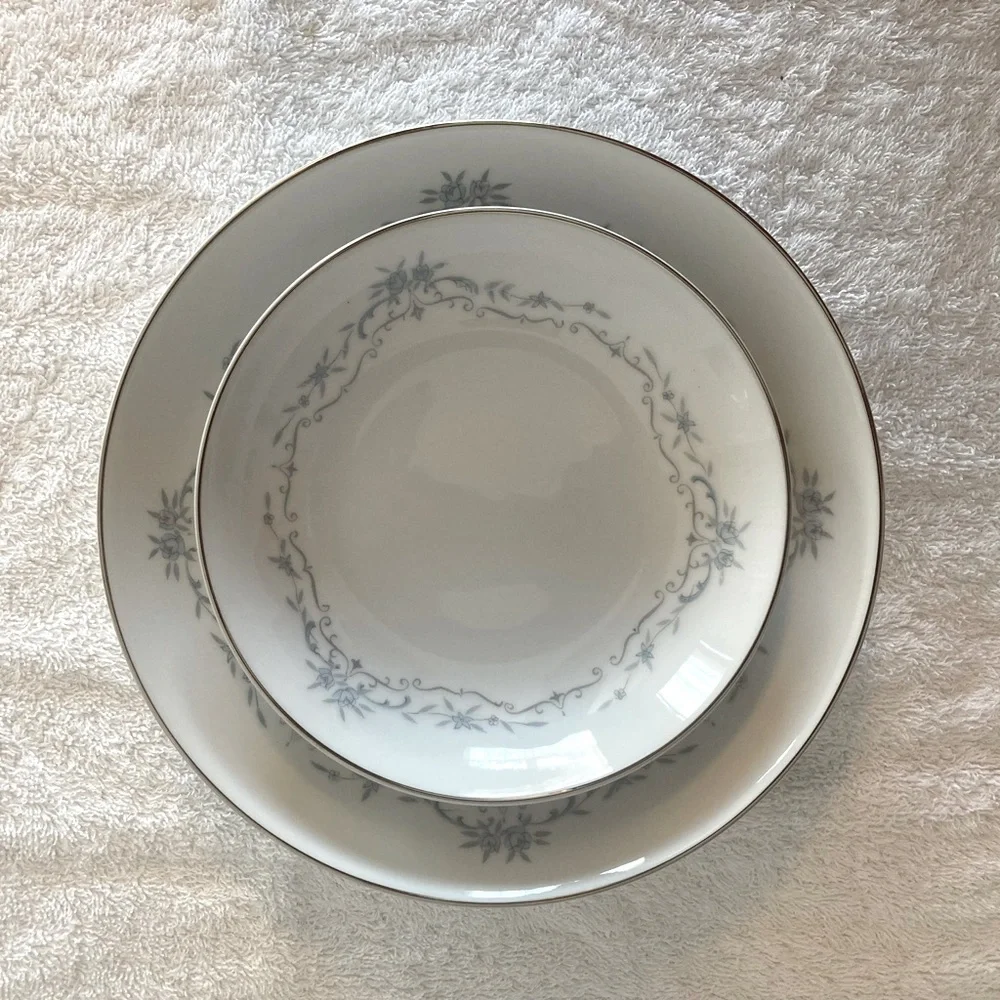 Mikasa Chadsworth White Bone China Seven Piece Place Setting